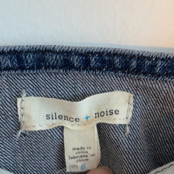 Silence + Noise from Urban Outfitters / denim dress - Picture 2 of 6